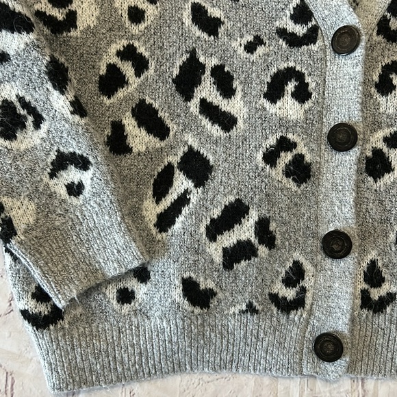 Oversized Plush Leopard Print Cardigan by Heart-n-Crush Size Large Gray/Black - Picture 3 of 6